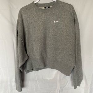 Cropped Nike Sweatshirt